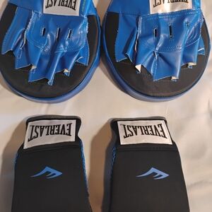 Everlast Blue and Black Boxing Pads and Gloves